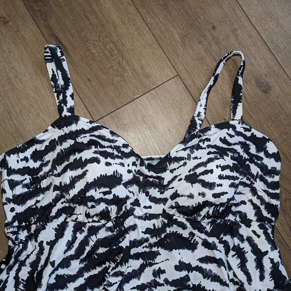 NWT Swim Solutions Women Tummy Control Triple Tier Bust Support 22W - Picture 3 of 11